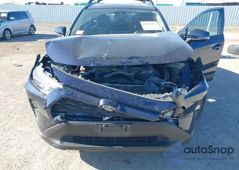 2019 Toyota Rav4 Xle z USA, uszkodzony, nr VIN 2T3W1RFV2KC022855